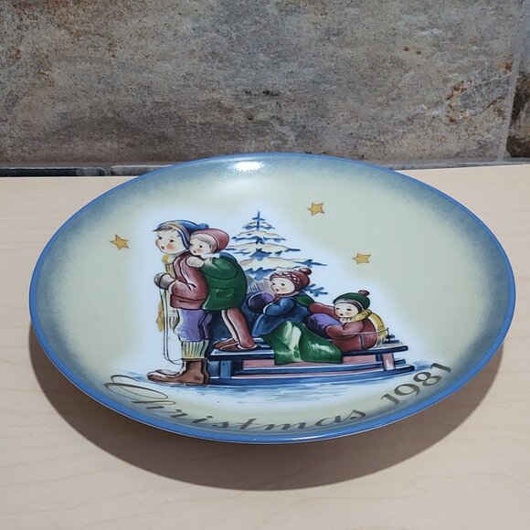 Schmid Hummel Christmas 1981 A Time to Remember Decorative Wall Hanging Plate - Picture 10 of 11